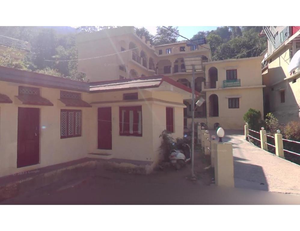 Kurmanchal-guest-house