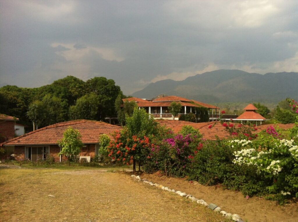Sadhakgram_01-1200×896