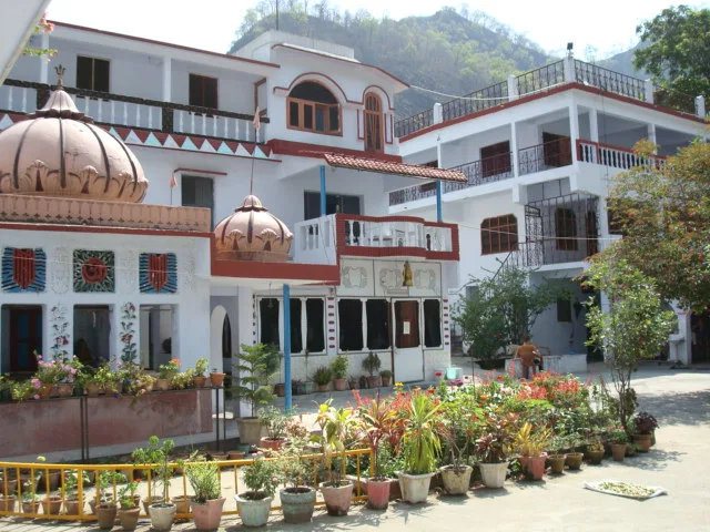 Phool Chatti Yoga Ashram